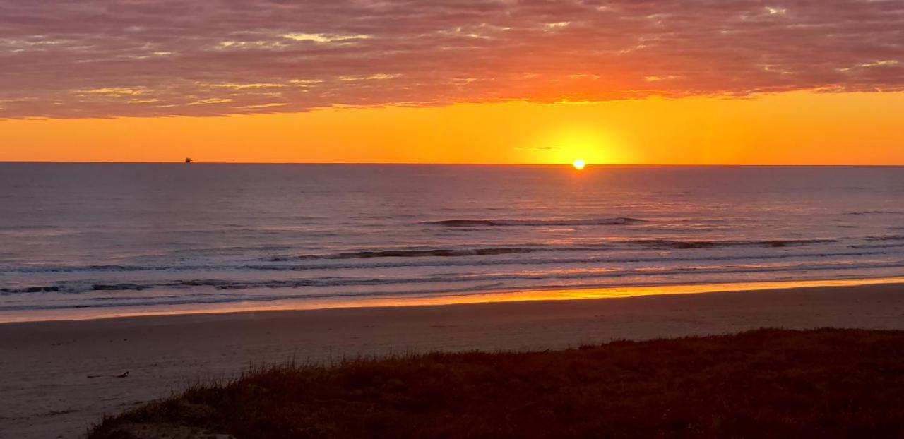 Beachfront Sanctuary Apartamento South Padre Island Exterior foto